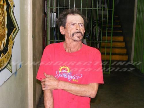 Policías arrestan a individuo